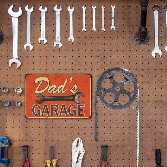 Dad's Garage Sign Vintage Wall Decor Signs Art Decorations Tin Gift
